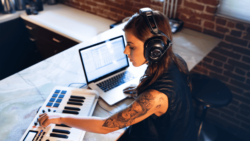 Virtual Classrooms an der School of Sound